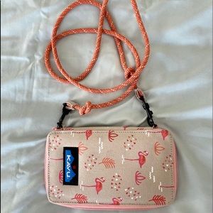 Kavu Chilling flamingo go time wallet/crossbody